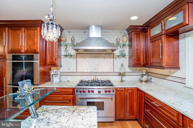 16 MARJORIE WAY, Hamilton, NJ 08690