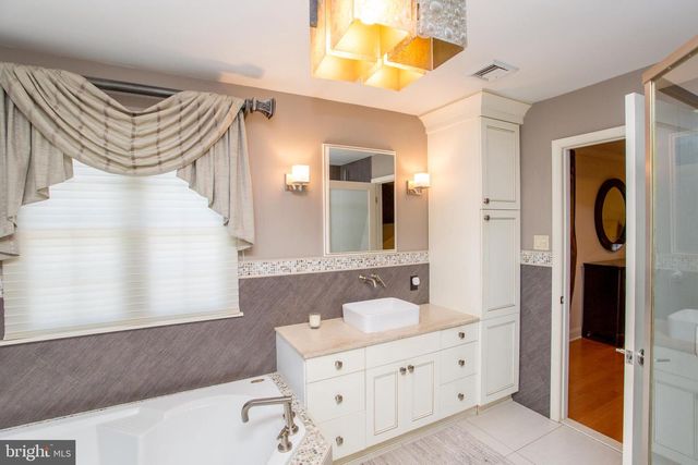 16 MARJORIE WAY, Hamilton, NJ 08690