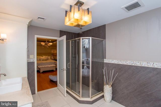 16 MARJORIE WAY, Hamilton, NJ 08690