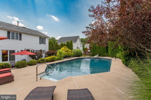 16 MARJORIE WAY, Hamilton, NJ 08690