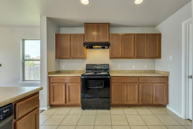 210 Cushman DR, Kyle, TX 78640