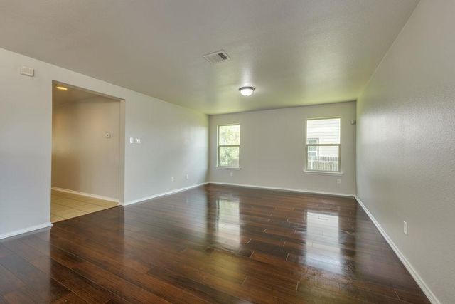 210 Cushman DR, Kyle, TX 78640
