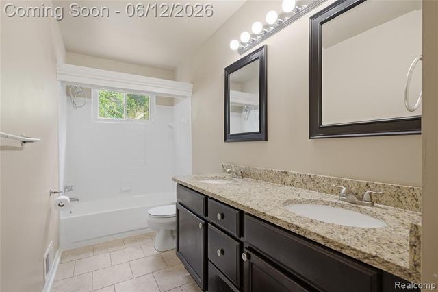 33499 Unicorn Court, Westland, MI 48186