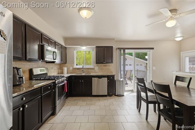 33499 Unicorn Court, Westland, MI 48186