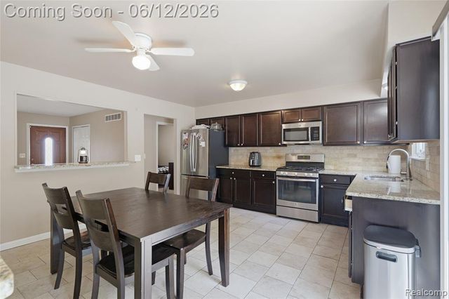 33499 Unicorn Court, Westland, MI 48186