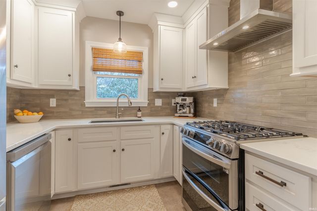 2323 E Mulberry Street, Evansville, IN 47714