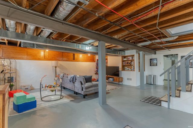 2323 E Mulberry Street, Evansville, IN 47714