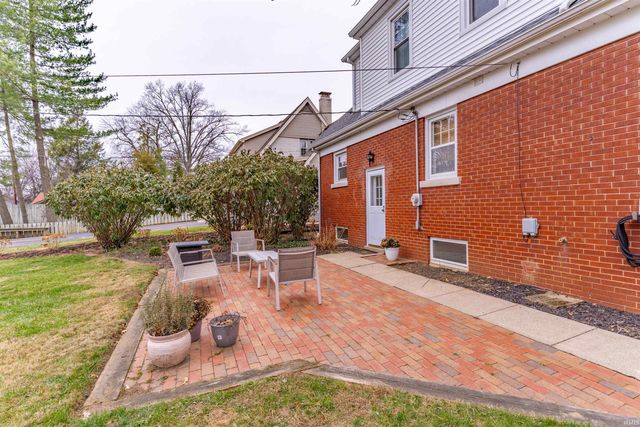 2323 E Mulberry Street, Evansville, IN 47714