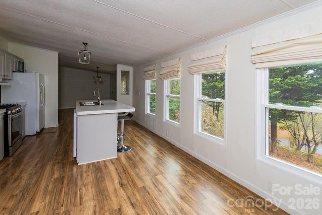 10 Savannah Circle, Leicester, NC 28748