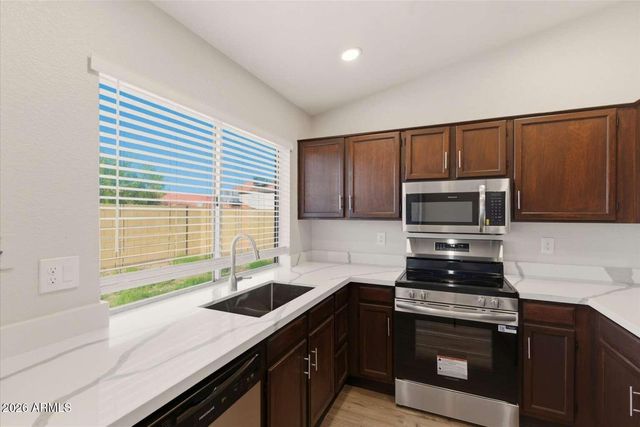 1734 E DARREL Road, Phoenix, AZ 85042