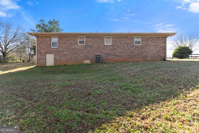 431 Clover Leaf Road, Cleveland, GA 30528