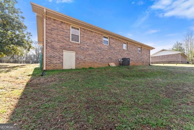 431 Clover Leaf Road, Cleveland, GA 30528