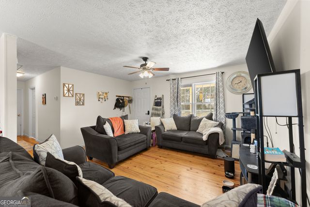 431 Clover Leaf Road, Cleveland, GA 30528