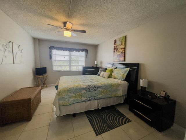 4640 W Lucerne Lakes Blvd W W 404, Lake Worth, FL 33467