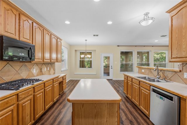 725 Big Horn Trail, Crowley, TX 76036