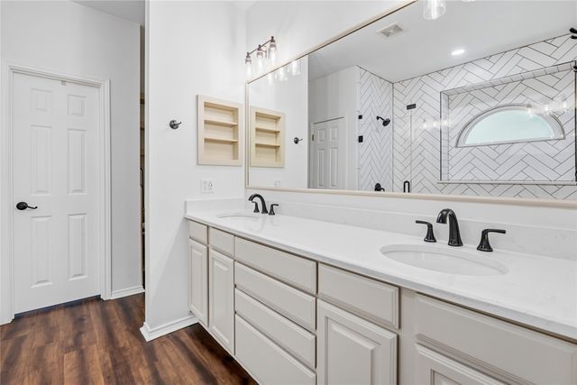 725 Big Horn Trail, Crowley, TX 76036