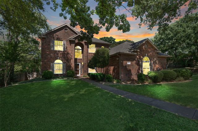 725 Big Horn Trail, Crowley, TX 76036
