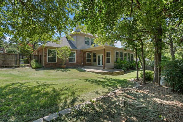 725 Big Horn Trail, Crowley, TX 76036