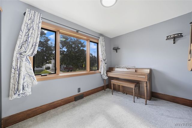 27 Saint Joseph Street, Lancaster, NY 14086