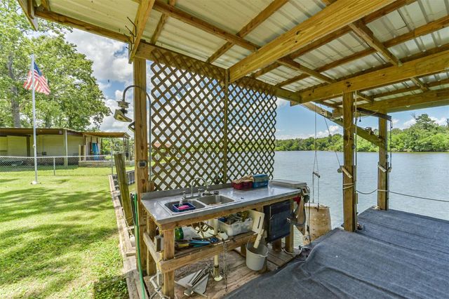 1440 Lakeside Drive, Huntsville, TX 77320
