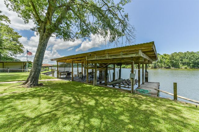 1440 Lakeside Drive, Huntsville, TX 77320