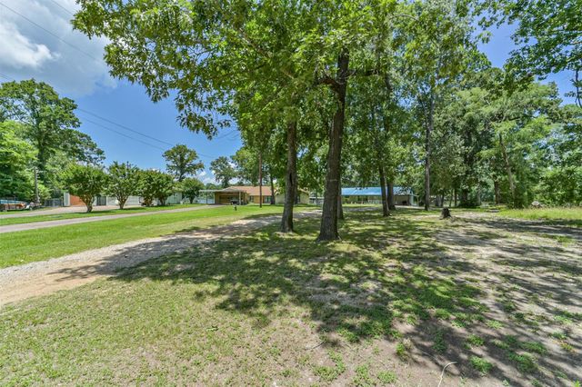 1440 Lakeside Drive, Huntsville, TX 77320