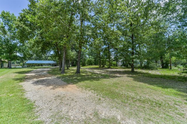 1440 Lakeside Drive, Huntsville, TX 77320
