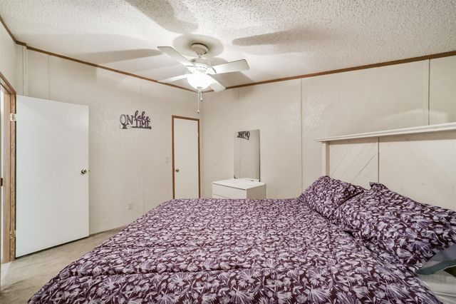 1440 Lakeside Drive, Huntsville, TX 77320
