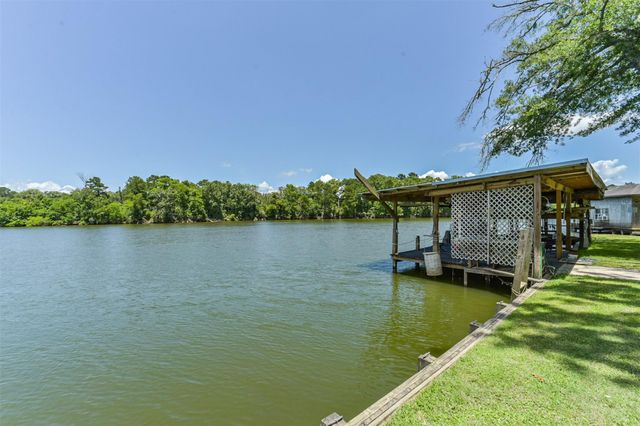 1440 Lakeside Drive, Huntsville, TX 77320