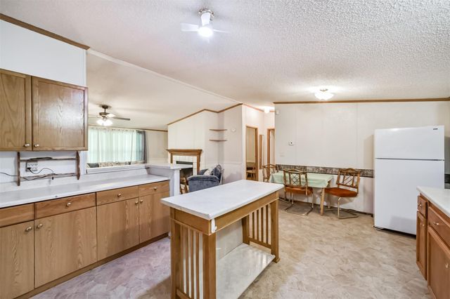 1440 Lakeside Drive, Huntsville, TX 77320
