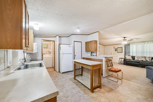 1440 Lakeside Drive, Huntsville, TX 77320