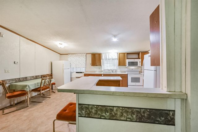 1440 Lakeside Drive, Huntsville, TX 77320