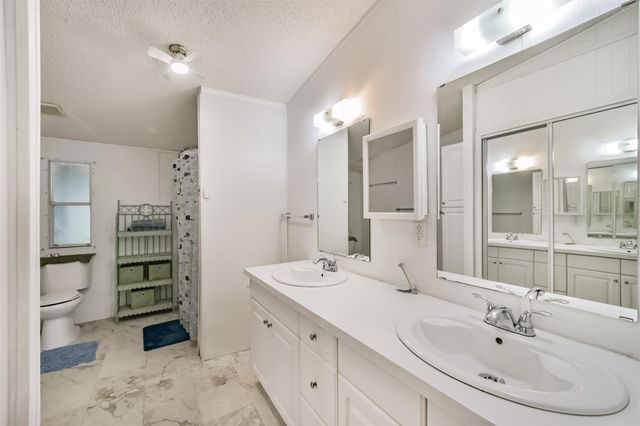 1440 Lakeside Drive, Huntsville, TX 77320