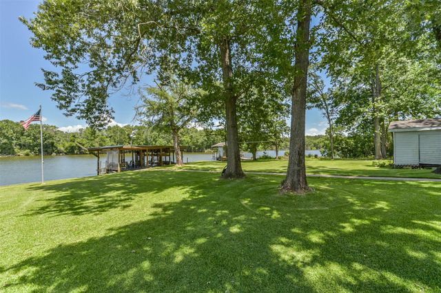1440 Lakeside Drive, Huntsville, TX 77320