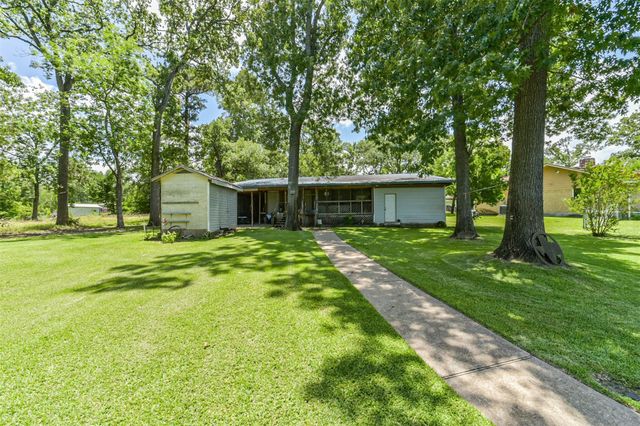 1440 Lakeside Drive, Huntsville, TX 77320