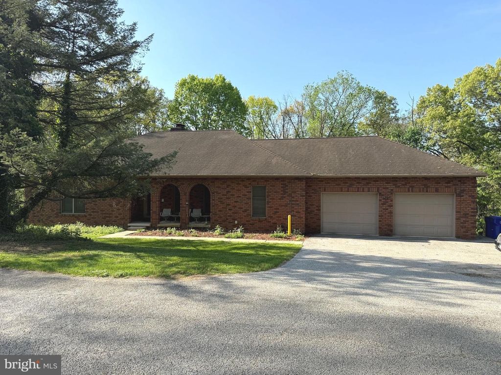 1903 WOODLAND RD, York, PA 17403