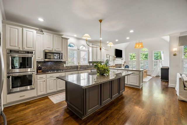 190 Oakhurst Leaf Drive, Milton, GA 30004