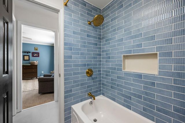 190 Oakhurst Leaf Drive, Milton, GA 30004