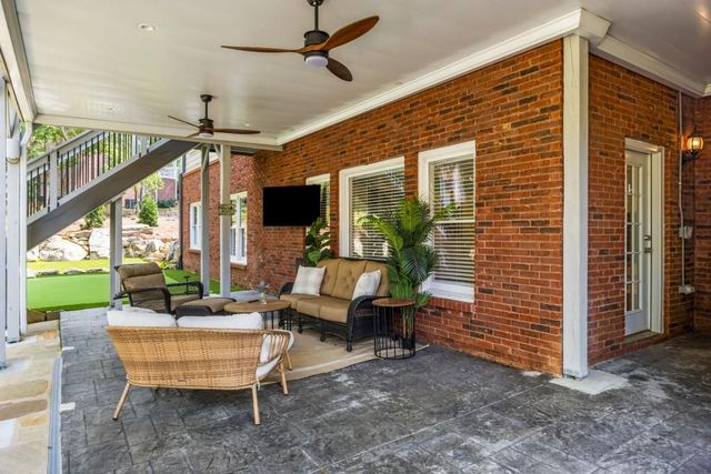 190 Oakhurst Leaf Drive, Milton, GA 30004