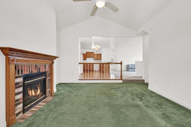 2337 Vista Bella DRIVE, Oak Creek, WI 53154