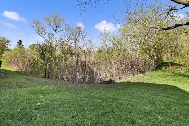 2337 Vista Bella DRIVE, Oak Creek, WI 53154
