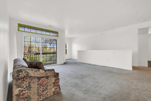 2337 Vista Bella DRIVE, Oak Creek, WI 53154
