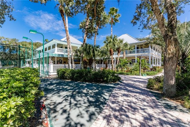 1415 Winding Oaks Circle W A504, Vero Beach, FL 32963