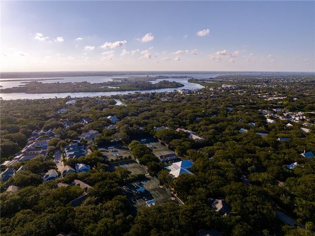 1415 Winding Oaks Circle W A504, Vero Beach, FL 32963