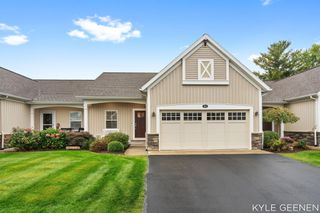 884 S Center Park Drive SW 7, Byron Center, MI 49315