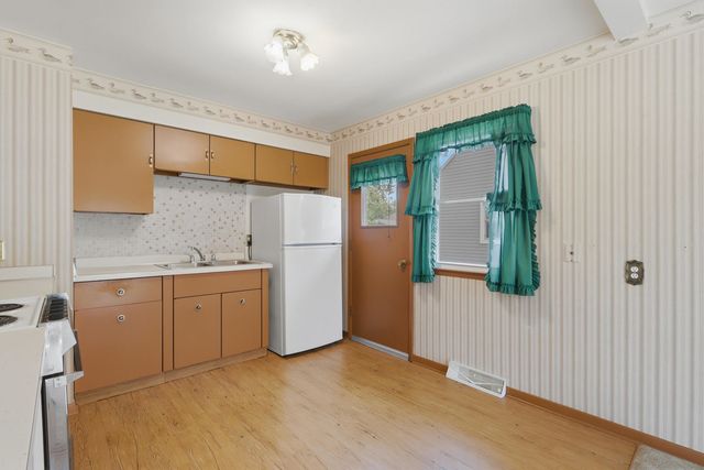 1964 N Oak Street, Bettendorf, IA 52722