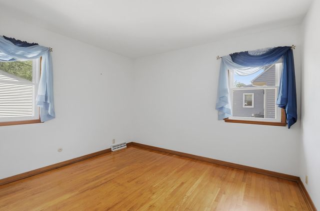 1964 N Oak Street, Bettendorf, IA 52722