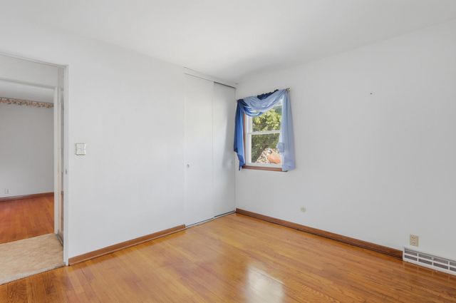 1964 N Oak Street, Bettendorf, IA 52722