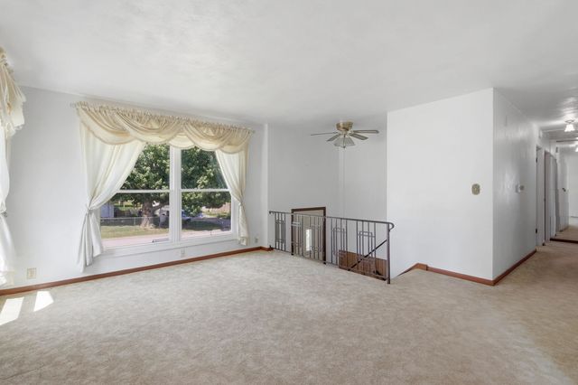 1964 N Oak Street, Bettendorf, IA 52722