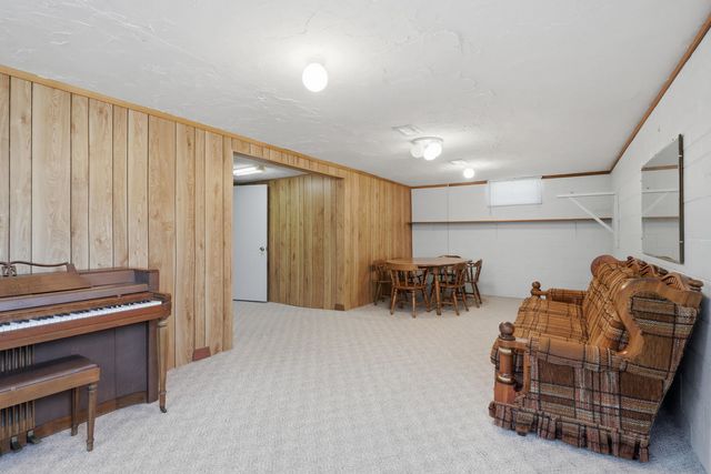 1964 N Oak Street, Bettendorf, IA 52722